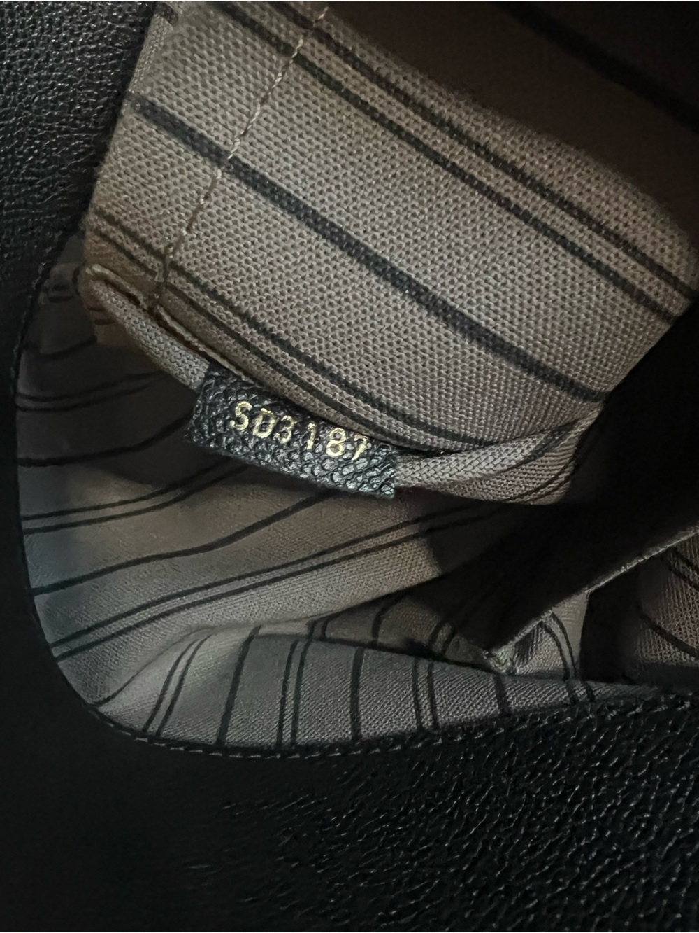 Louis Vuitton Melie Empreinte Hobo Bag Black - Picture 13 of 16
